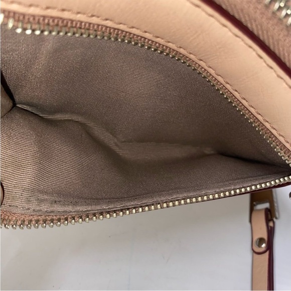 Marc Jacobs Leather Zip Around Wristlet Nude- Pre Loved - Picture 3 of 11